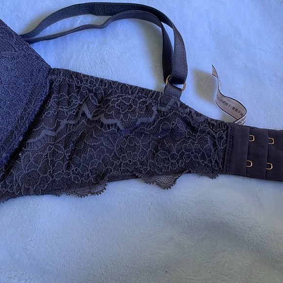 Victoria’s Secret Bra - Picture 2 of 3